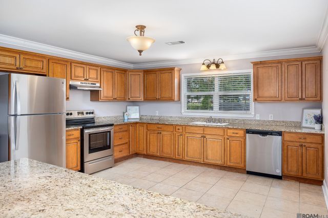 305 S Nickens Ave, Gonzales, LA 70737