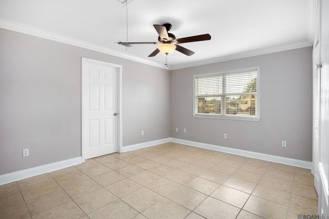 305 S Nickens Ave, Gonzales, LA 70737