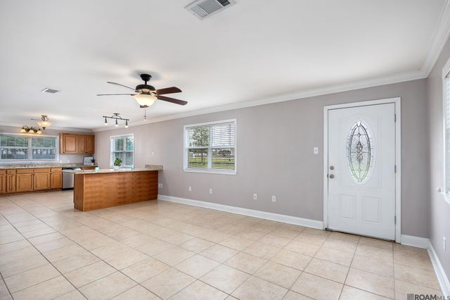 305 S Nickens Ave, Gonzales, LA 70737