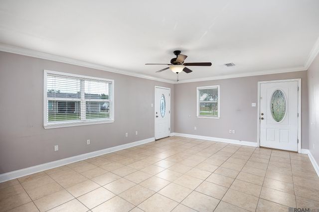 305 S Nickens Ave, Gonzales, LA 70737