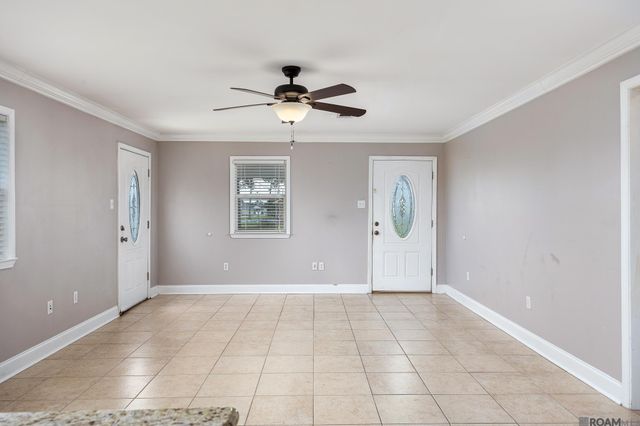 305 S Nickens Ave, Gonzales, LA 70737