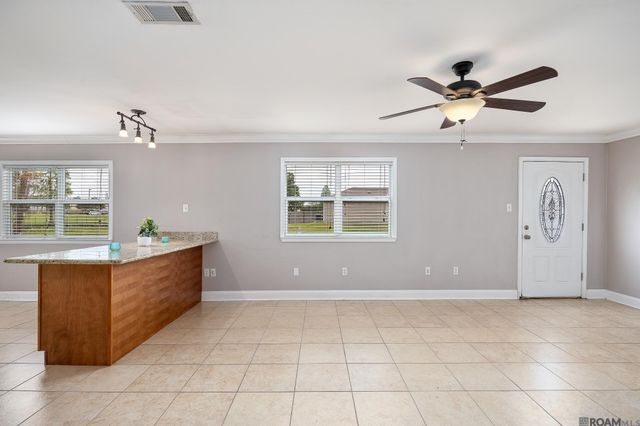 305 S Nickens Ave, Gonzales, LA 70737