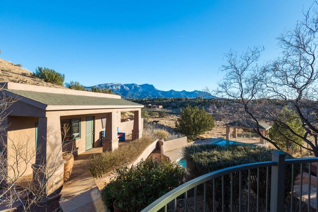 40 Anasazi Trails Loop, Placitas, NM 87043