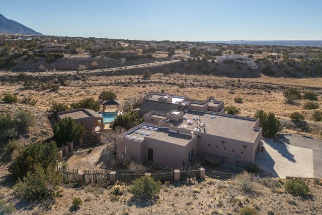 40 Anasazi Trails Loop, Placitas, NM 87043