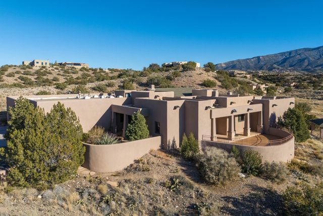 40 Anasazi Trails Loop, Placitas, NM 87043