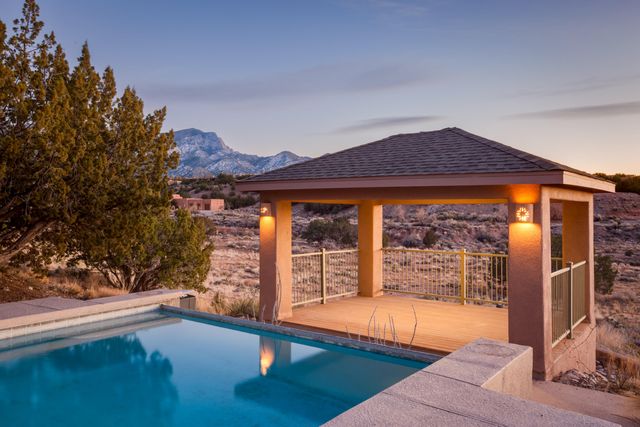 40 Anasazi Trails Loop, Placitas, NM 87043