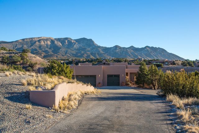 40 Anasazi Trails Loop, Placitas, NM 87043