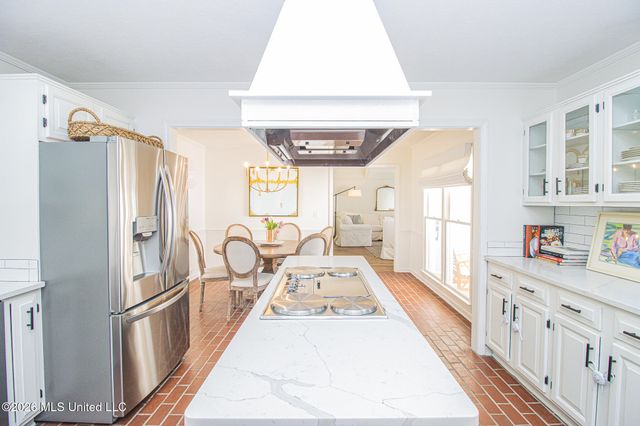 2004 S Petit Bois Street, Jackson, MS 39211