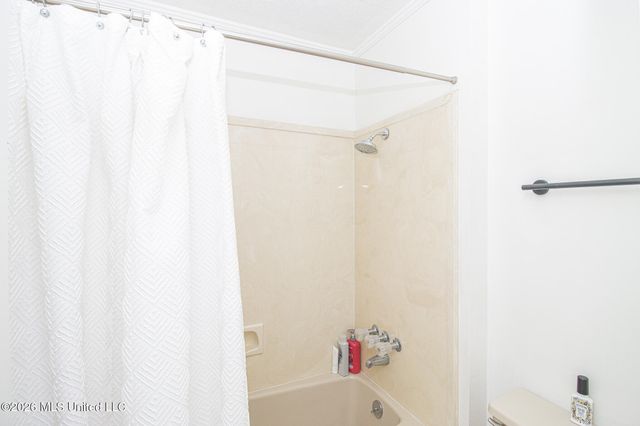 2004 S Petit Bois Street, Jackson, MS 39211