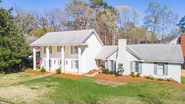 2004 S Petit Bois Street, Jackson, MS 39211