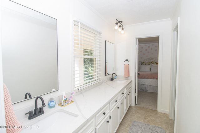 2004 S Petit Bois Street, Jackson, MS 39211