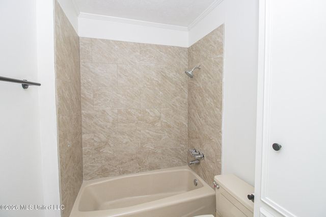 2004 S Petit Bois Street, Jackson, MS 39211