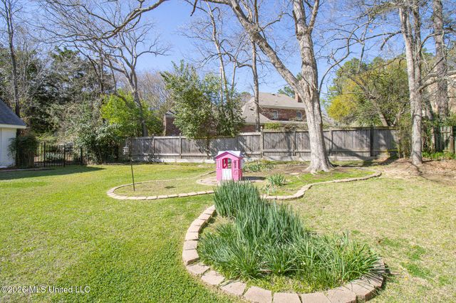 2004 S Petit Bois Street, Jackson, MS 39211