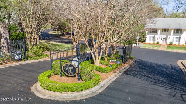 2004 S Petit Bois Street, Jackson, MS 39211