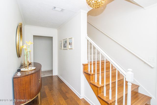 2004 S Petit Bois Street, Jackson, MS 39211