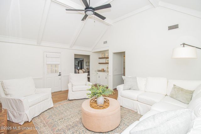 2004 S Petit Bois Street, Jackson, MS 39211