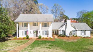 2004 S Petit Bois Street, Jackson, MS 39211