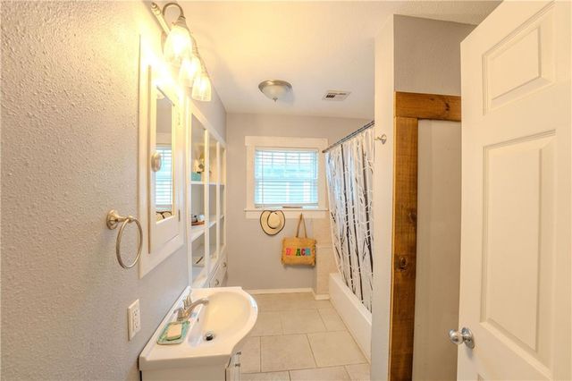 630 S Evergreen Avenue, Chanute, KS 66720