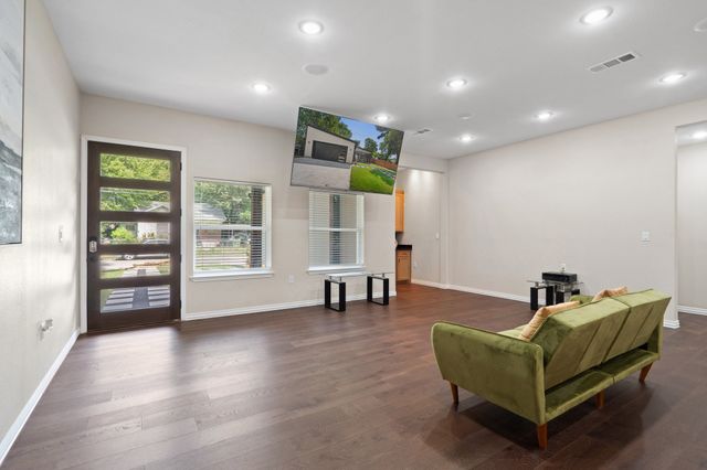 2514 Carpenter Avenue, Dallas, TX 75215