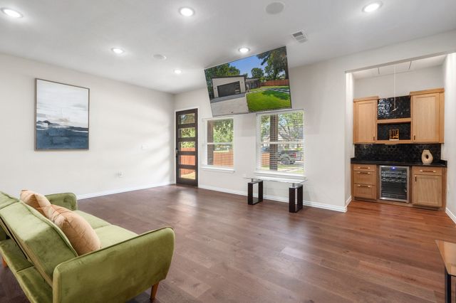 2514 Carpenter Avenue, Dallas, TX 75215