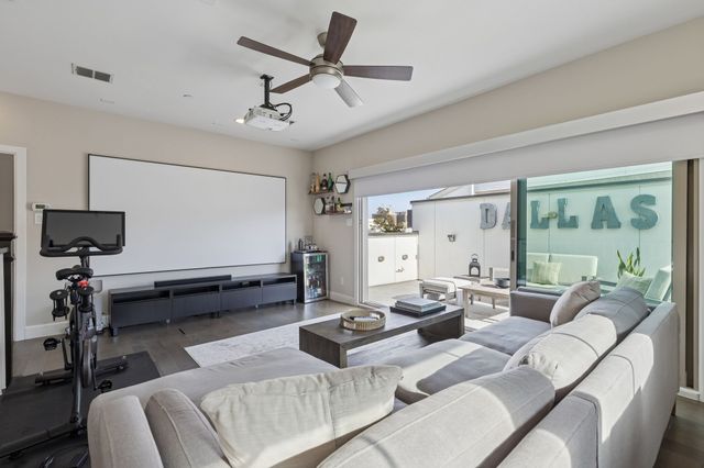 762 Spanish Oaks Place, Dallas, TX 75204