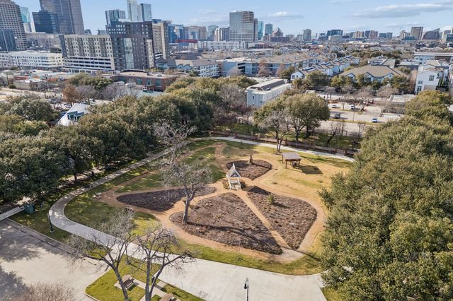 762 Spanish Oaks Place, Dallas, TX 75204