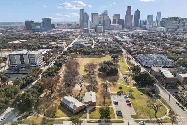 762 Spanish Oaks Place, Dallas, TX 75204