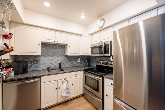 950 S Kanner Highway B30, Stuart, FL 34994