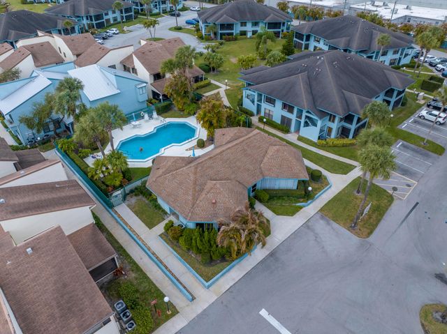 950 S Kanner Highway B30, Stuart, FL 34994