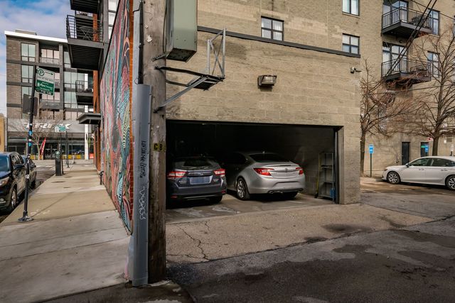 2045 W Concord Place 604, Chicago, IL 60647