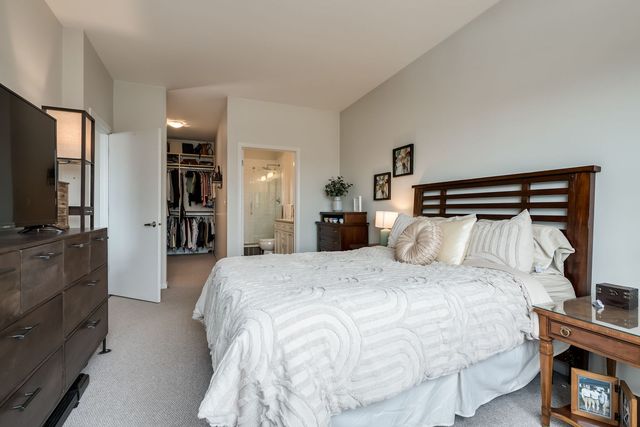 2045 W Concord Place 604, Chicago, IL 60647