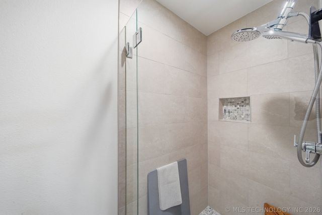 5820 Coldspring Lane, Bartlesville, OK 74006