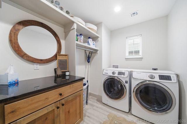 5820 Coldspring Lane, Bartlesville, OK 74006