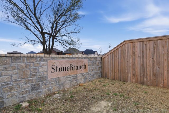 5820 Coldspring Lane, Bartlesville, OK 74006