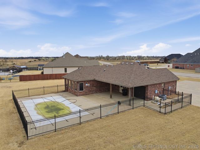 5820 Coldspring Lane, Bartlesville, OK 74006