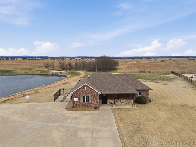 5820 Coldspring Lane, Bartlesville, OK 74006