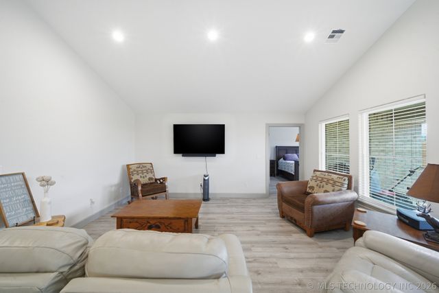 5820 Coldspring Lane, Bartlesville, OK 74006