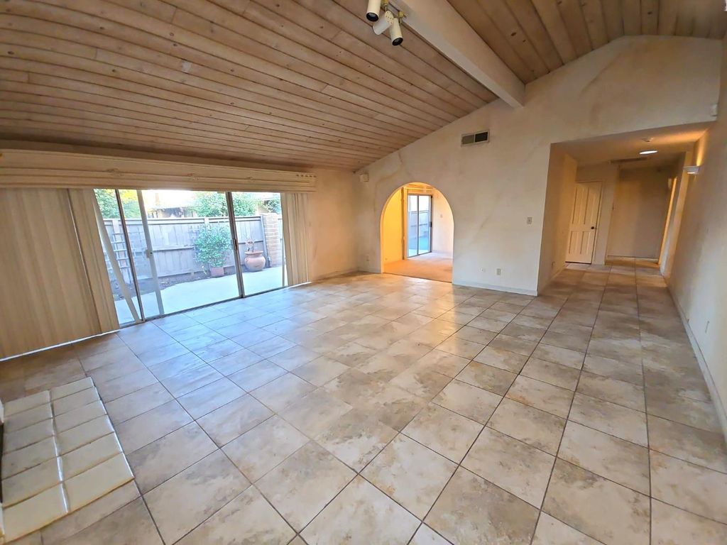 Image 11 of property listing at 5064 N Wishon Avenue # A, Fresno, CA 93704