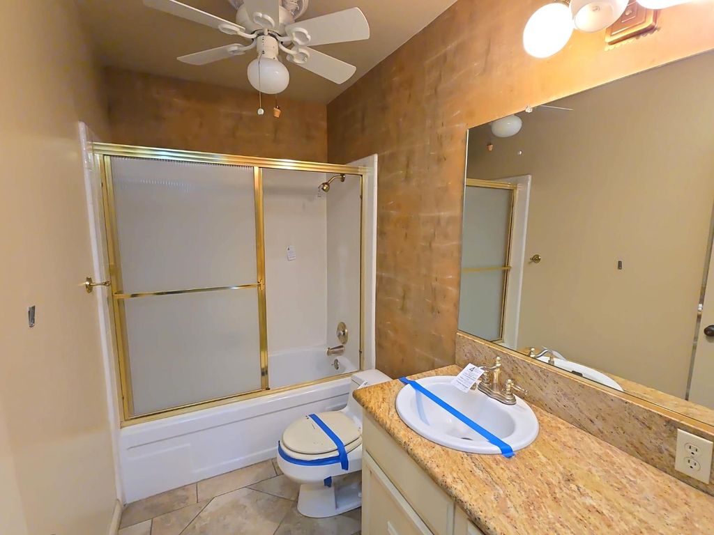 Image 14 of property listing at 5064 N Wishon Avenue # A, Fresno, CA 93704