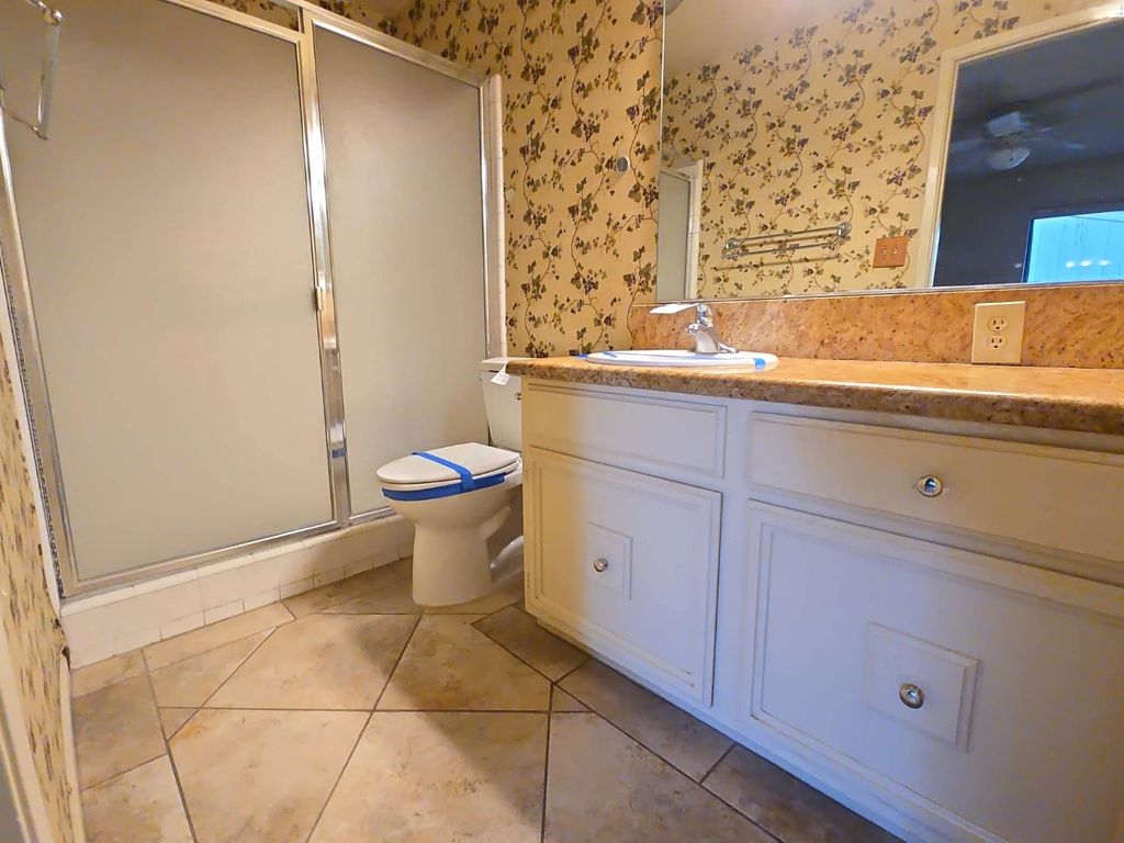 Image 17 of property listing at 5064 N Wishon Avenue # A, Fresno, CA 93704