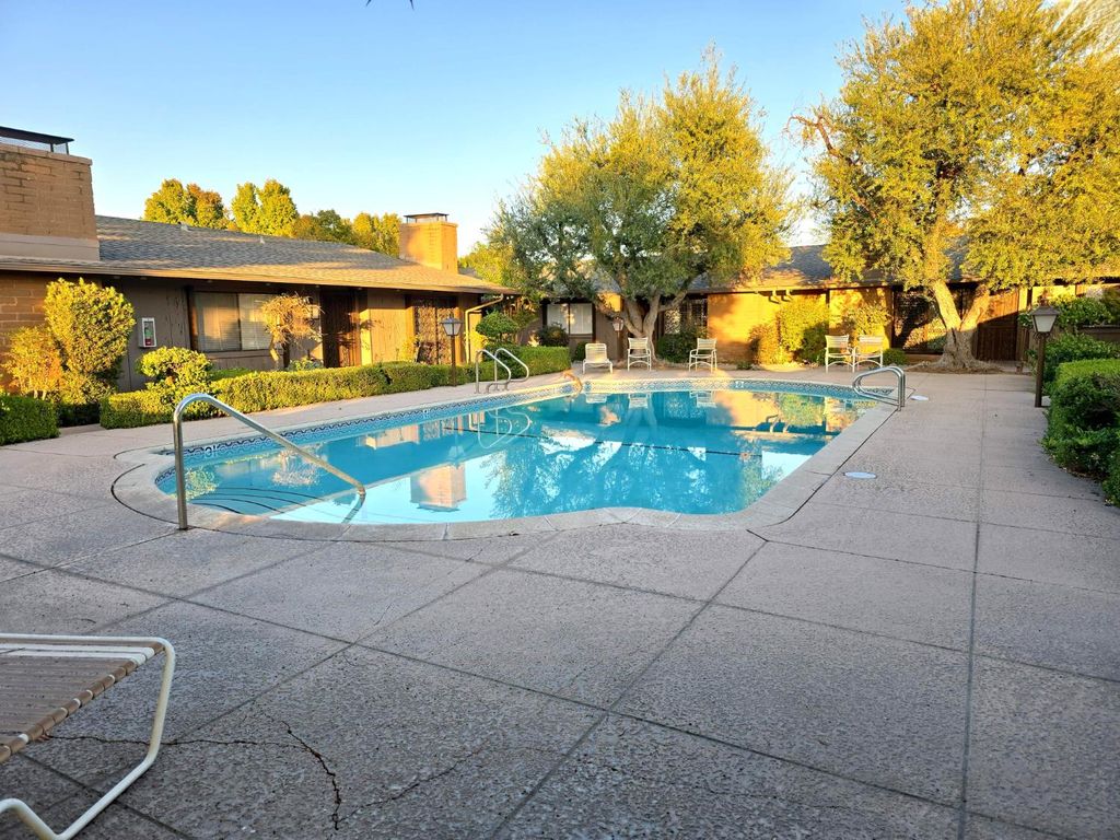 Image 26 of property listing at 5064 N Wishon Avenue # A, Fresno, CA 93704