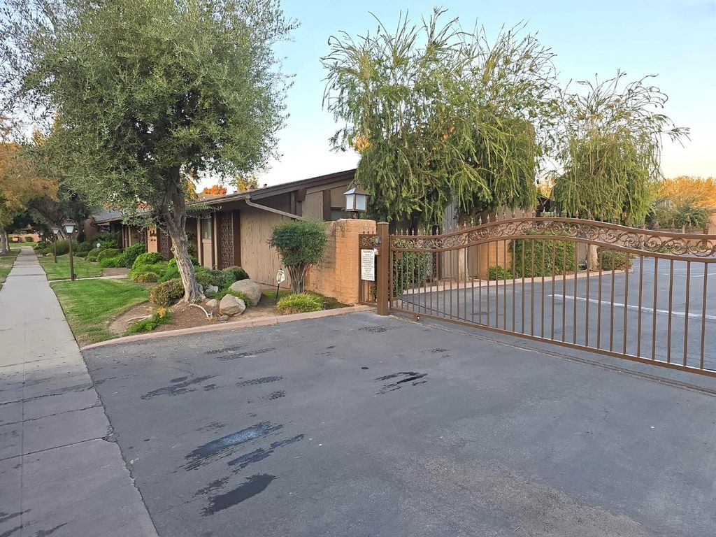 Image 27 of property listing at 5064 N Wishon Avenue # A, Fresno, CA 93704