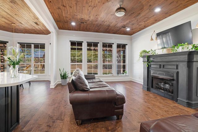 3835 48th Street NE, Paris, TX 75462