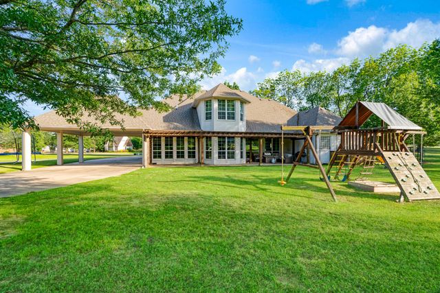 3835 48th Street NE, Paris, TX 75462