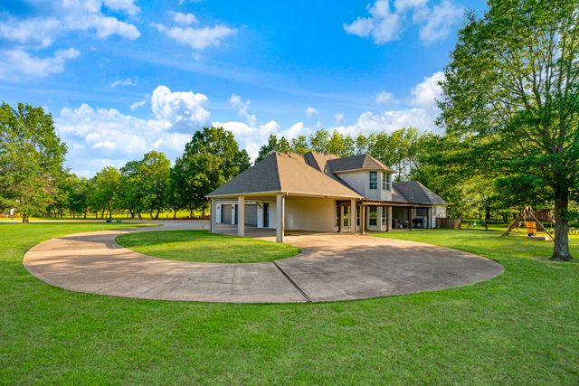 3835 48th Street NE, Paris, TX 75462