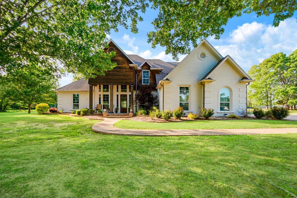 3835 48th Street NE, Paris, TX 75462