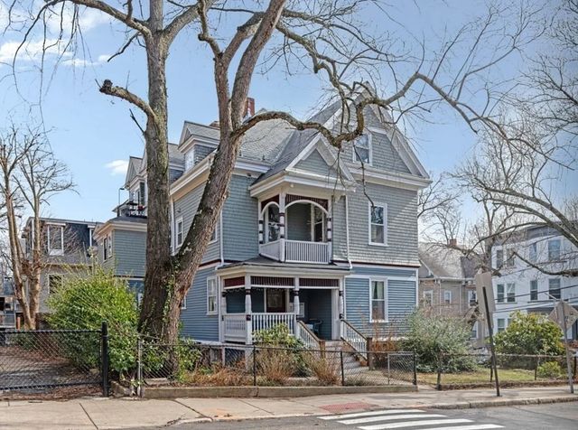 15 Walnut St, Somerville, MA 02143