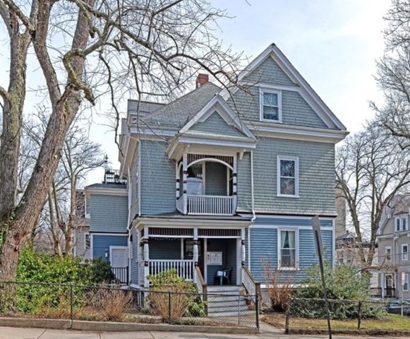 15 Walnut St, Somerville, MA 02143