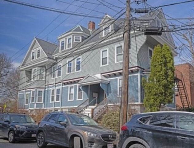 15 Walnut St, Somerville, MA 02143