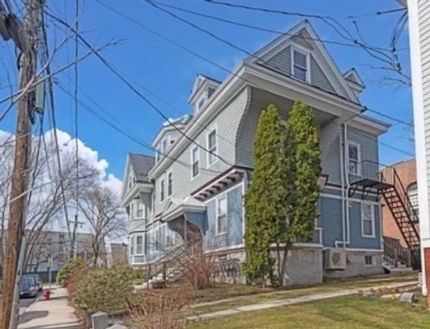 15 Walnut St, Somerville, MA 02143